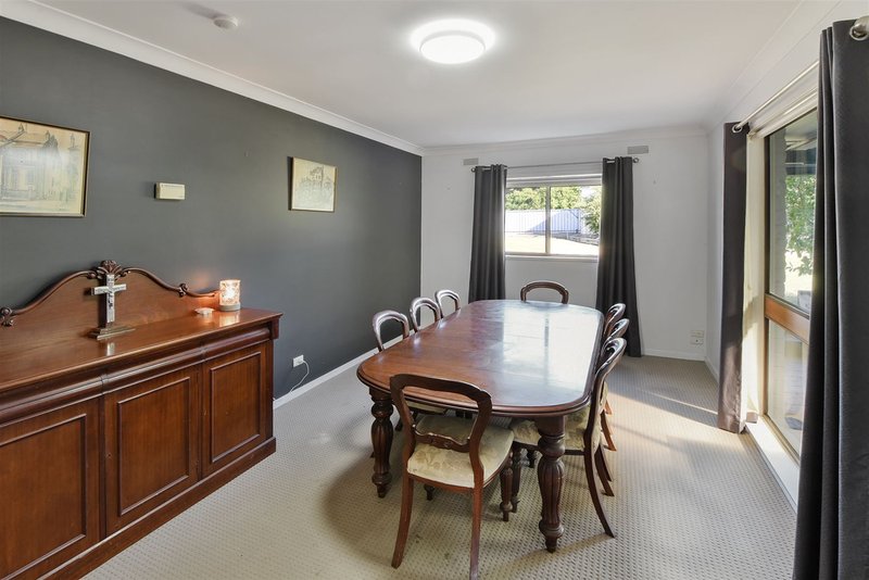 Photo - 32 Penny Avenue, Horsham VIC 3400 - Image 3