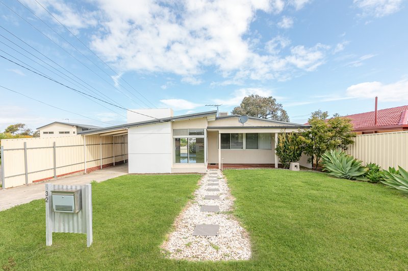 Photo - 32 Penzance Ave , Christies Beach SA 5165 - Image 2