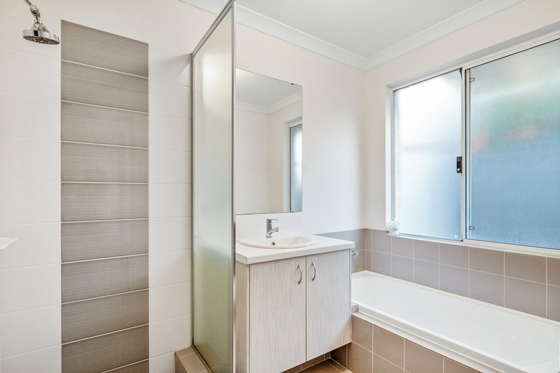 Photo - 32 Peridot Pass, Wellard WA 6170 - Image 18