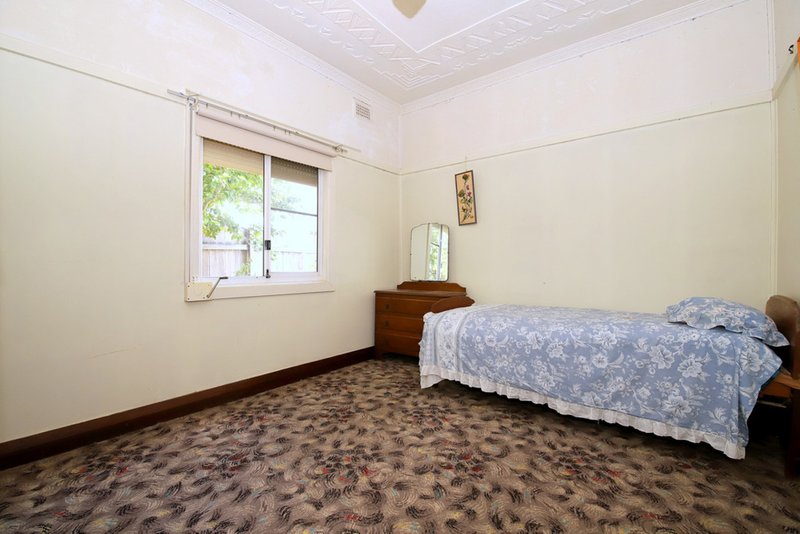 Photo - 32 Petunia Avenue, Bankstown NSW 2200 - Image 6