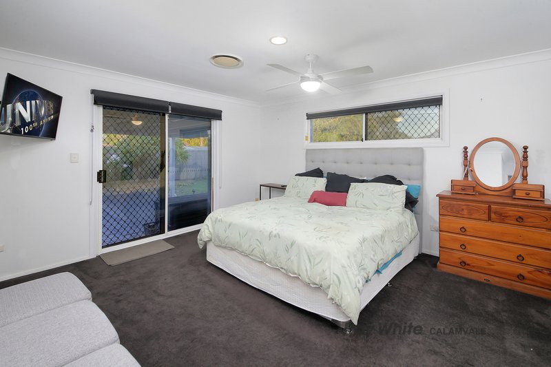 Photo - 32 Peverell Street, Hillcrest QLD 4118 - Image 12