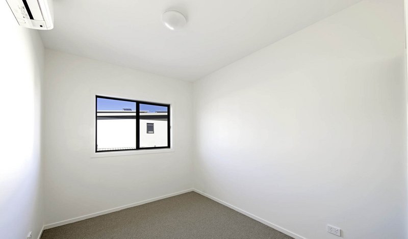 Photo - 3/2 Pipeclay Street, Lawson ACT 2617 - Image 9