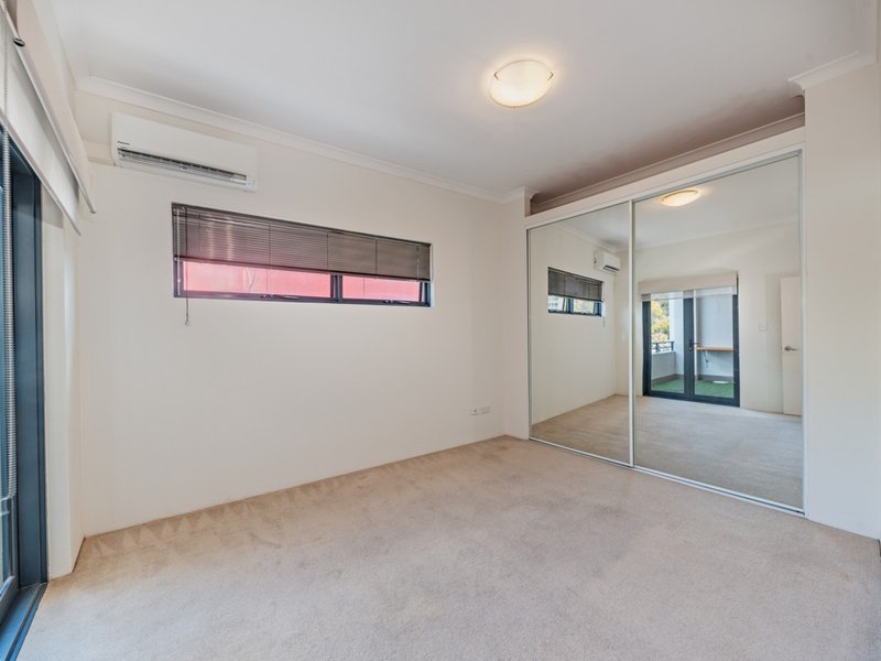 Photo - 3/2 Pisconeri Street, Perth WA 6000 - Image 10