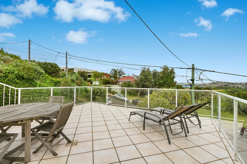 Photo - 32 Pitt Road, North Curl Curl NSW 2099 - Image 7