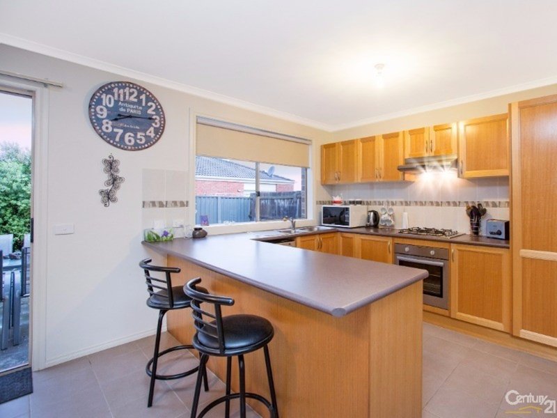 Photo - 32 Pomegranate Way, Pakenham VIC 3810 - Image 5