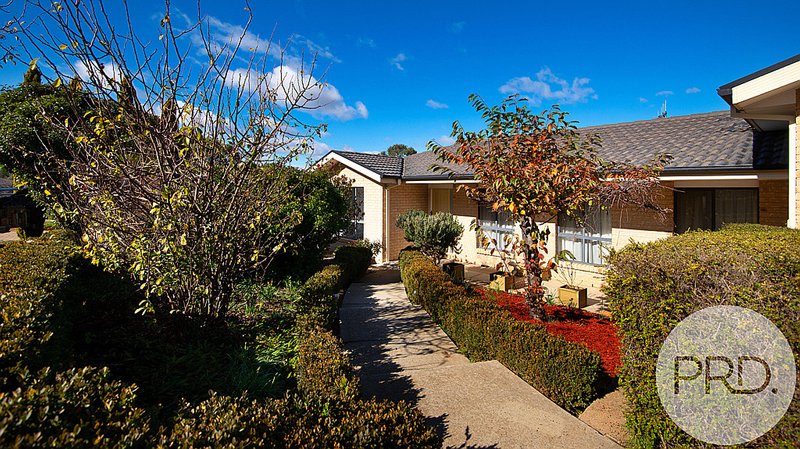 Photo - 32 Pomeroy Street, Dunlop ACT 2615 - Image 2