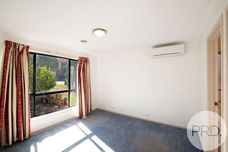 Photo - 32 Pomeroy Street, Dunlop ACT 2615 - Image 5