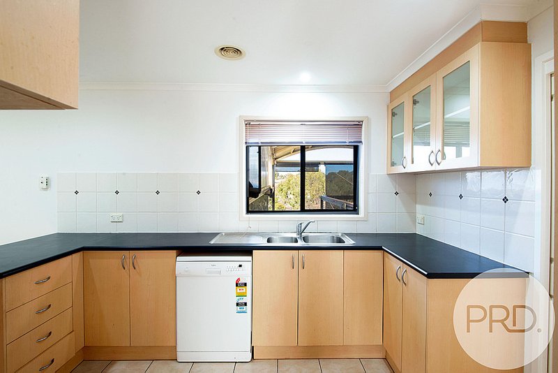 Photo - 32 Pomeroy Street, Dunlop ACT 2615 - Image 18