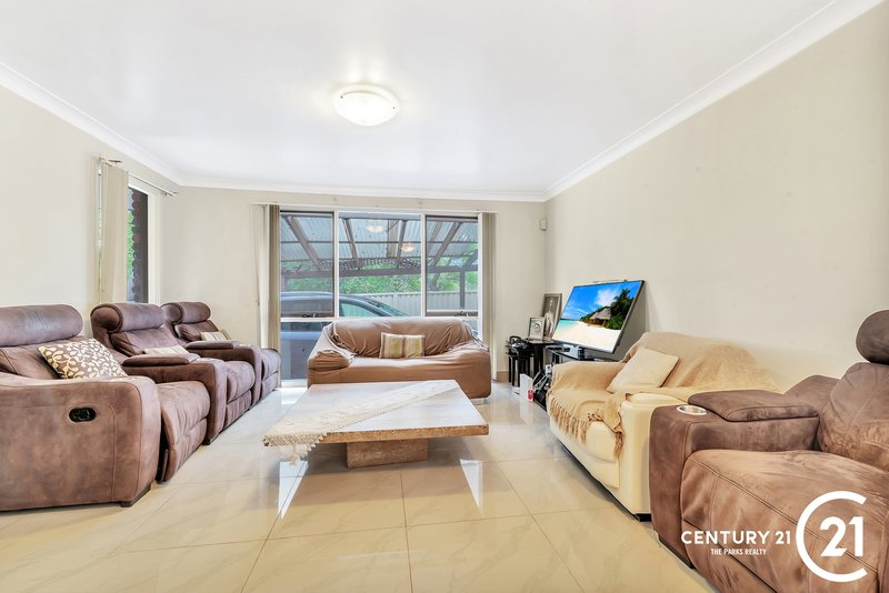 Photo - 32 Quarry Road, Bossley Park NSW 2176 - Image 3