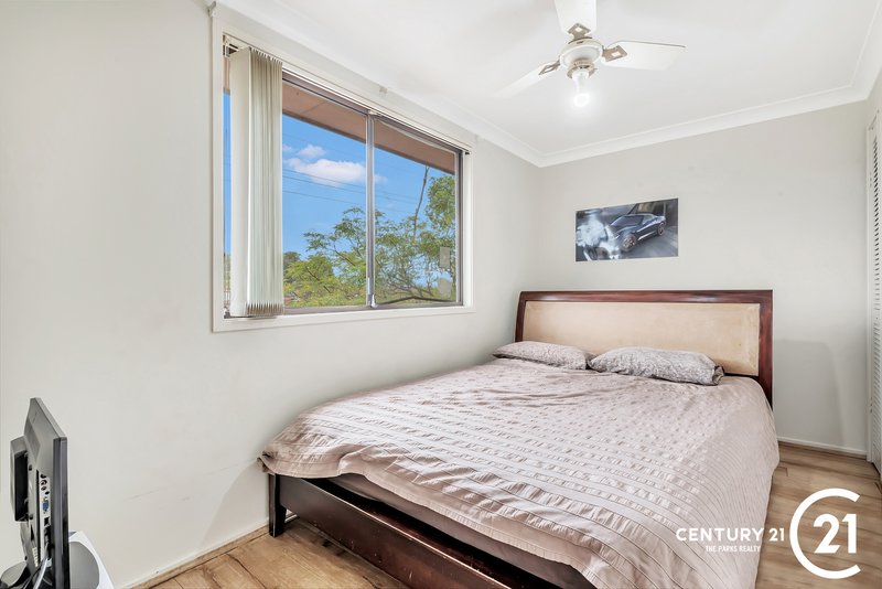 Photo - 32 Quarry Road, Bossley Park NSW 2176 - Image 7