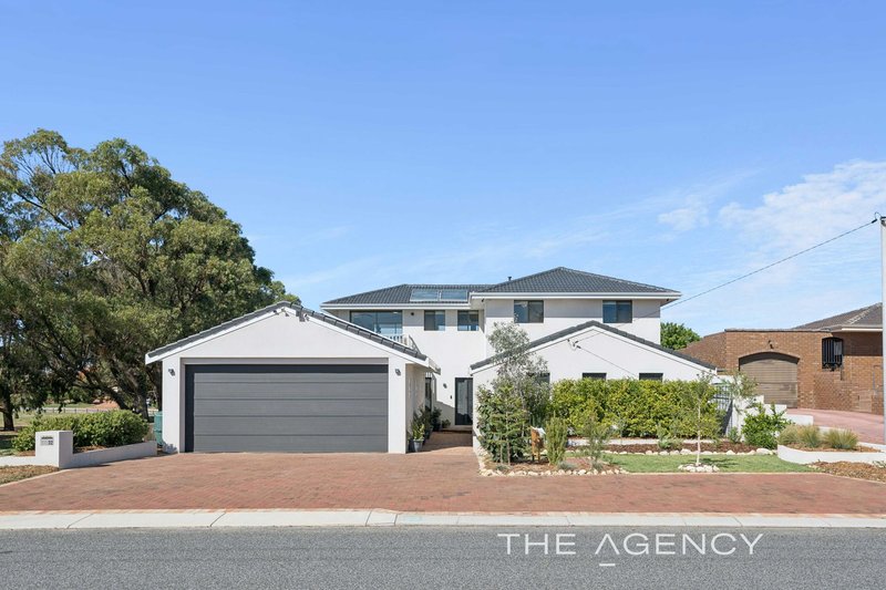 Photo - 32 Ranford Way, Hillarys WA 6025 - Image 2