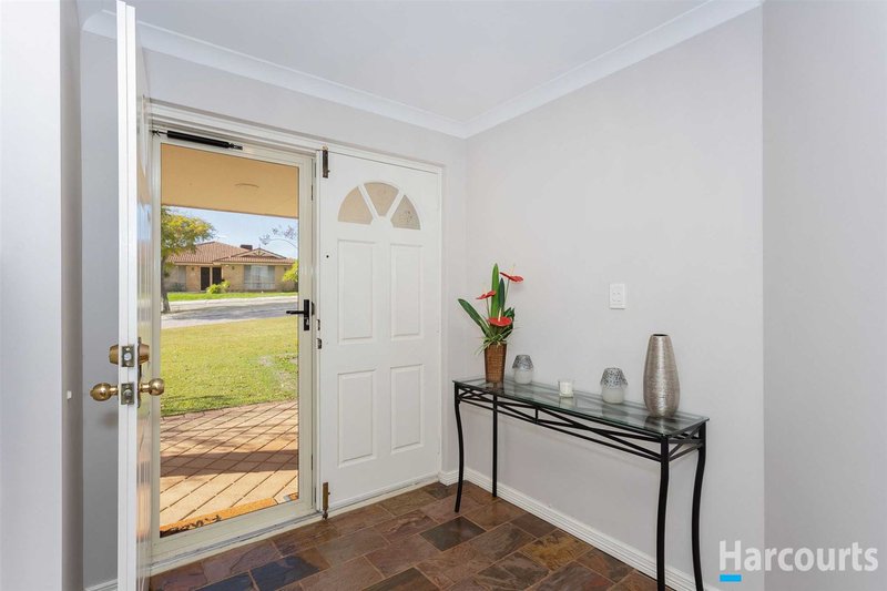 Photo - 32 Rayner Drive, Landsdale WA 6065 - Image 5