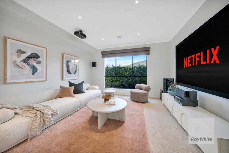 Photo - 32 Redcliffe Terrace, Taylors Hill VIC 3037 - Image 13