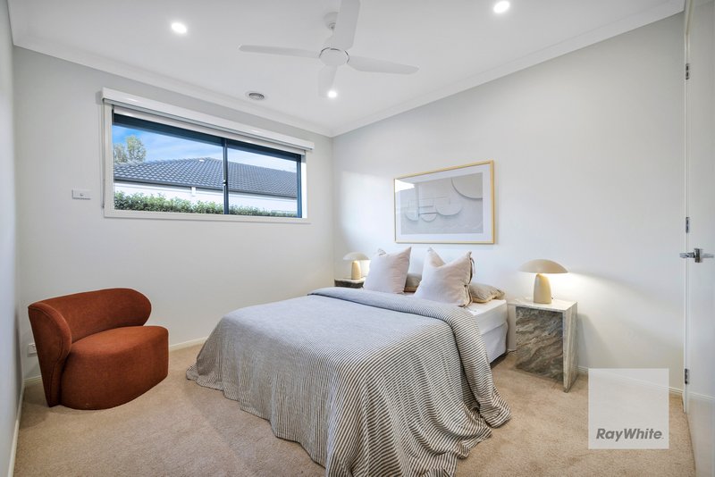 Photo - 32 Redcliffe Terrace, Taylors Hill VIC 3037 - Image 14