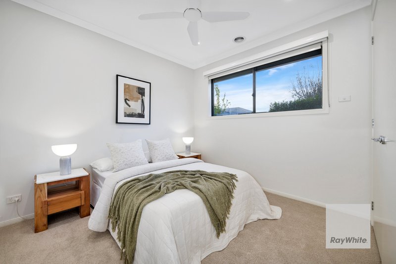 Photo - 32 Redcliffe Terrace, Taylors Hill VIC 3037 - Image 17