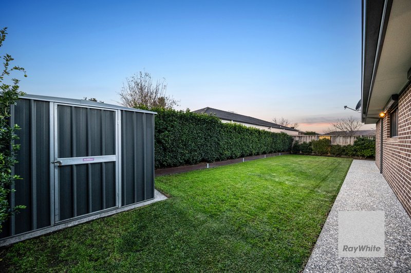 Photo - 32 Redcliffe Terrace, Taylors Hill VIC 3037 - Image 22