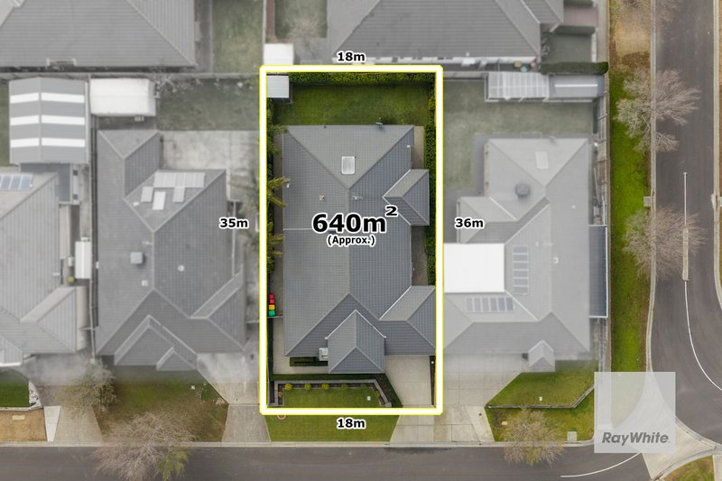 Photo - 32 Redcliffe Terrace, Taylors Hill VIC 3037 - Image 27