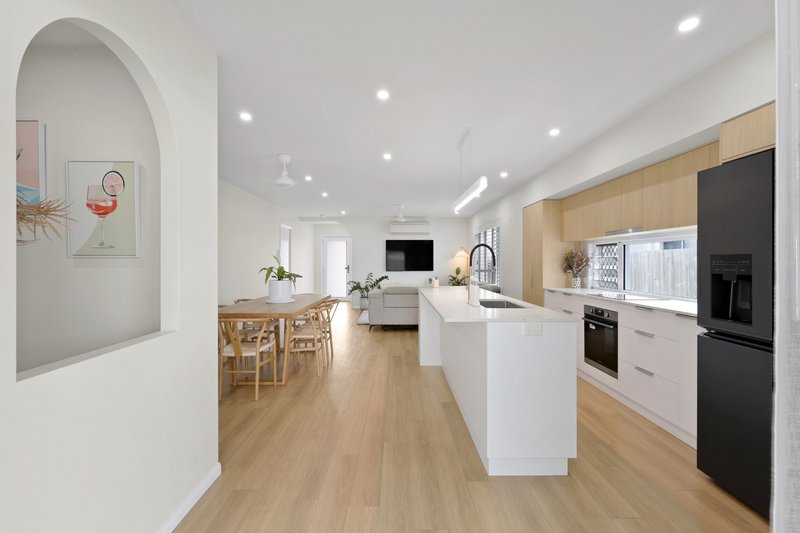 Photo - 32 Regal Circuit, Beaconsfield QLD 4740 - Image 2