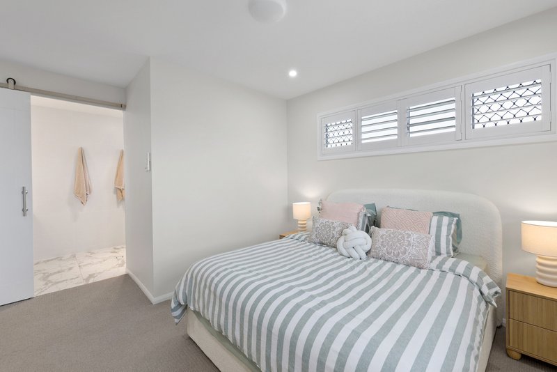 Photo - 32 Regal Circuit, Beaconsfield QLD 4740 - Image 9