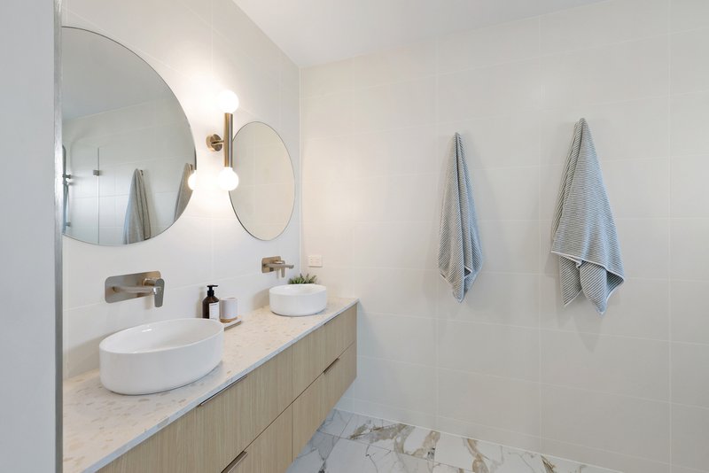 Photo - 32 Regal Circuit, Beaconsfield QLD 4740 - Image 10