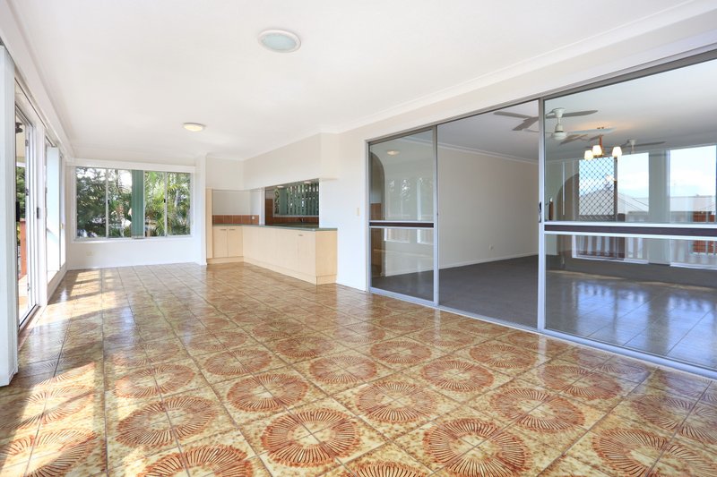 Photo - 32 Regency Place, Mudgeeraba QLD 4213 - Image 13