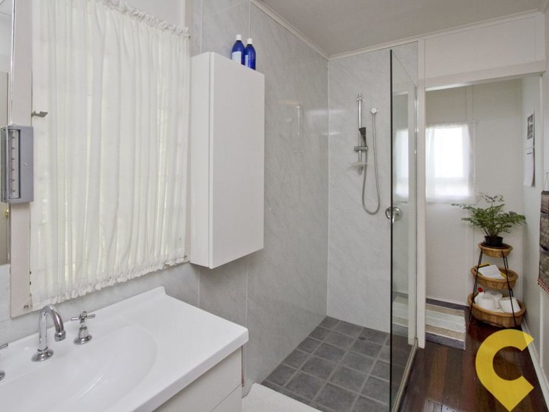 Photo - 32 Regent Street, Caloundra QLD 4551 - Image 15