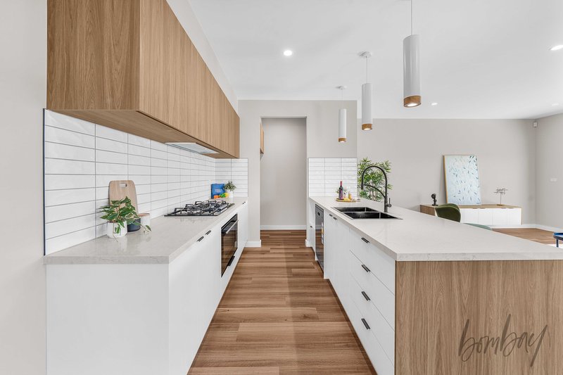 Photo - 32 Rind Crescent, Donnybrook VIC 3064 - Image 3