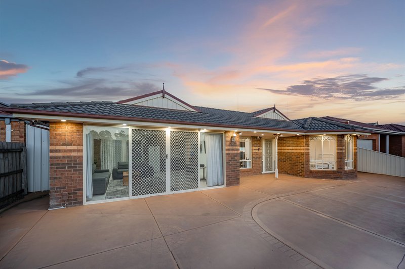 Photo - 32 Rio Grande Drive, Roxburgh Park VIC 3064 - Image 2