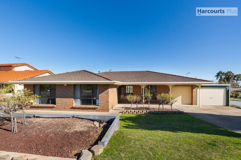 32 Rogana Crescent, Hallett Cove SA 5158