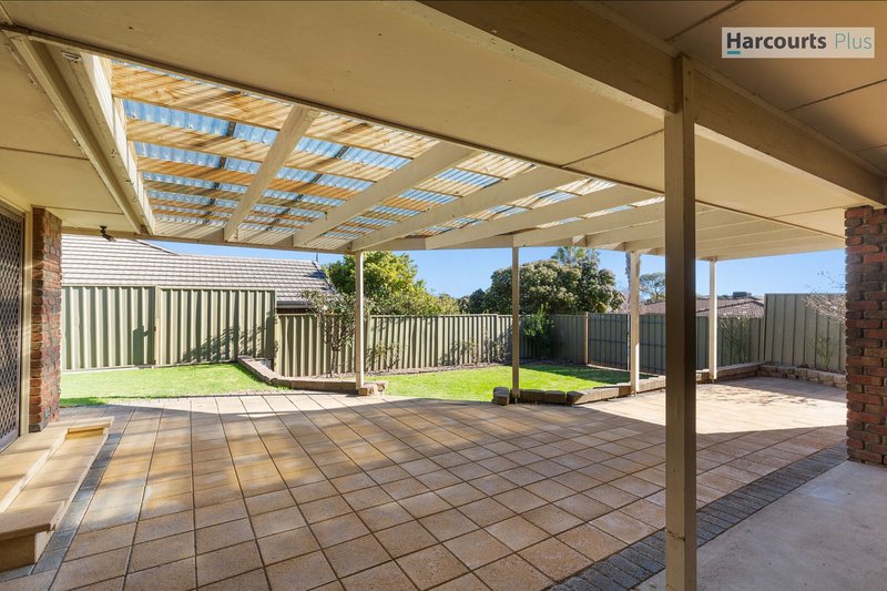 Photo - 32 Rogana Crescent, Hallett Cove SA 5158 - Image 16