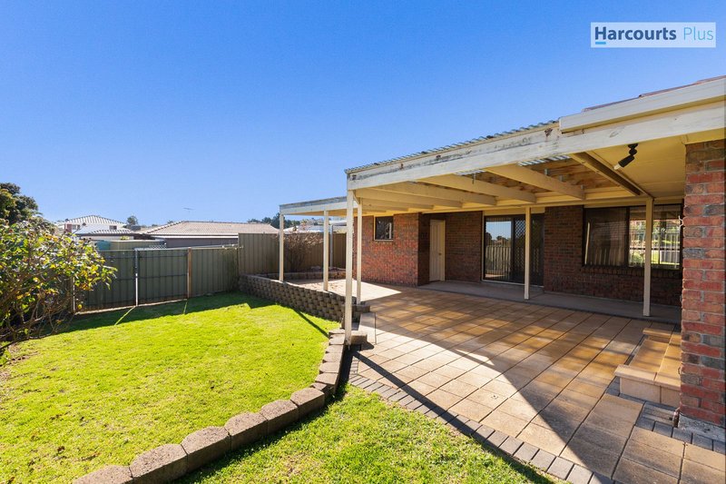 Photo - 32 Rogana Crescent, Hallett Cove SA 5158 - Image 19