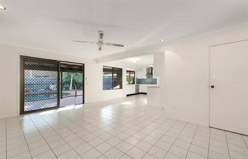 Photo - 32 Romanella Street, Fig Tree Pocket QLD 4069 - Image 4