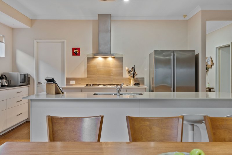 Photo - 32 Roulettes Parade, Clarkson WA 6030 - Image 9