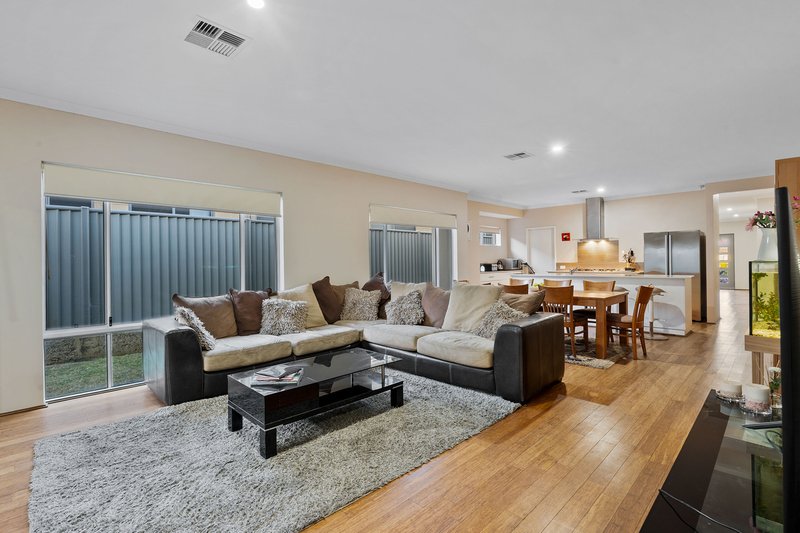 Photo - 32 Roulettes Parade, Clarkson WA 6030 - Image 12