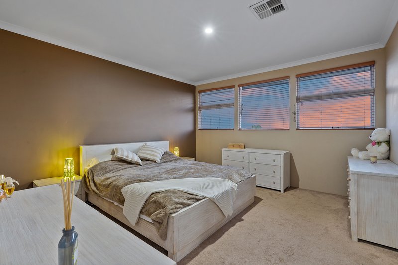 Photo - 32 Roulettes Parade, Clarkson WA 6030 - Image 20