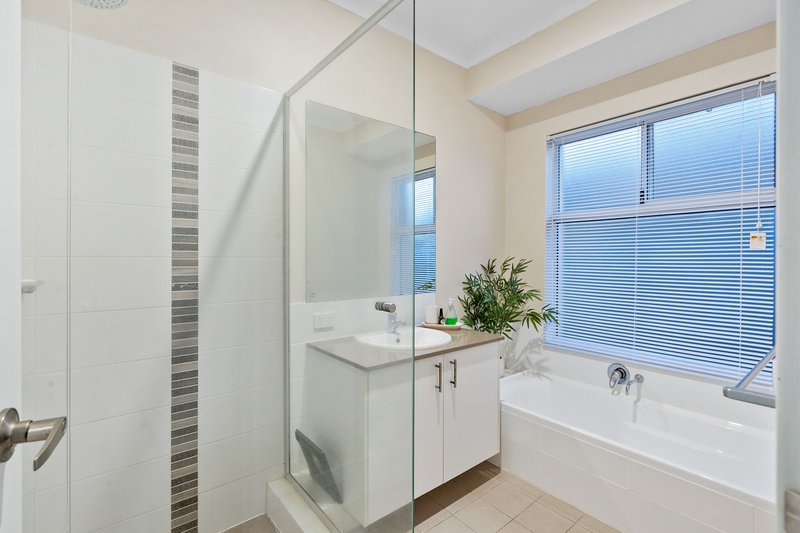 Photo - 32 Roulettes Parade, Clarkson WA 6030 - Image 30