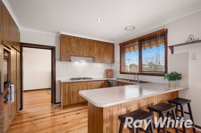 Photo - 32 Royton Street, Burwood East VIC 3151 - Image 2