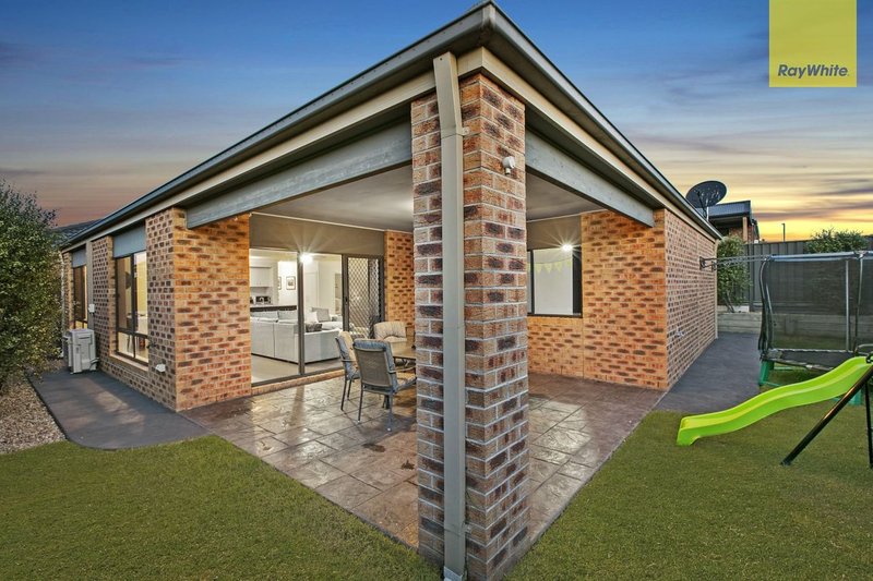 Photo - 32 Sagan Drive, Cranbourne North VIC 3977 - Image 12