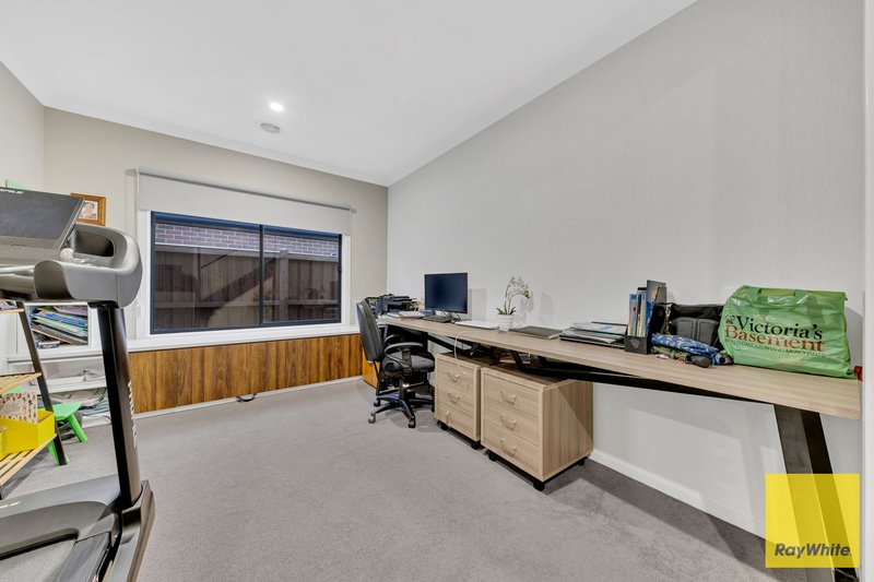 Photo - 32 Samsara Avenue, Truganina VIC 3029 - Image 6