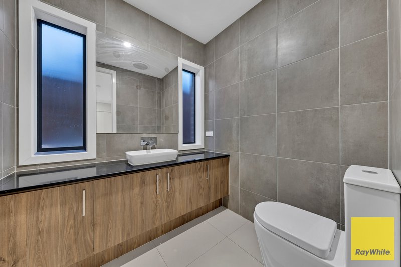 Photo - 32 Samsara Avenue, Truganina VIC 3029 - Image 14