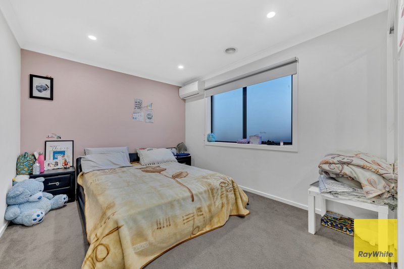 Photo - 32 Samsara Avenue, Truganina VIC 3029 - Image 25