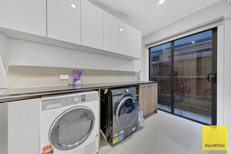 Photo - 32 Samsara Avenue, Truganina VIC 3029 - Image 27