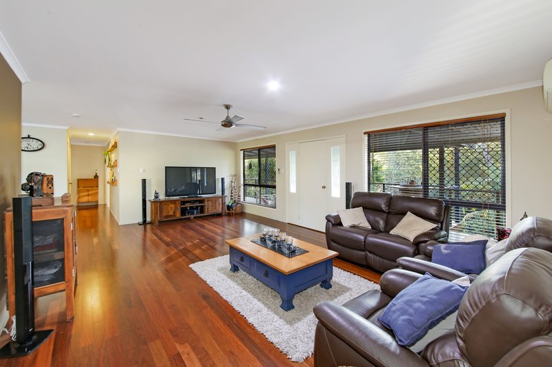 Photo - 32 Samuel Place, Mooloolah Valley QLD 4553 - Image 3