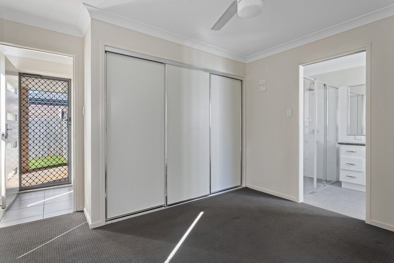 Photo - 32 Sanctuary Drive, Cranley QLD 4350 - Image 4