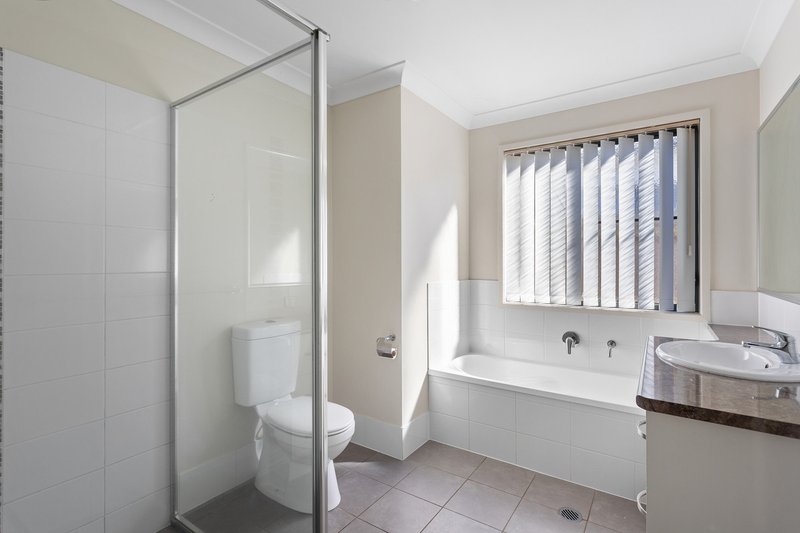 Photo - 32 Sanctuary Drive, Cranley QLD 4350 - Image 7