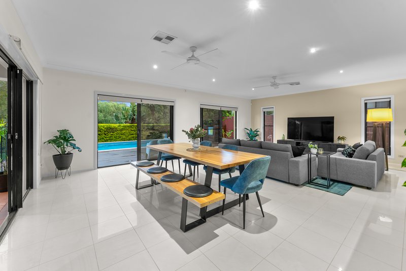 Photo - 32 Sandpiper Avenue, North Lakes QLD 4509 - Image 9