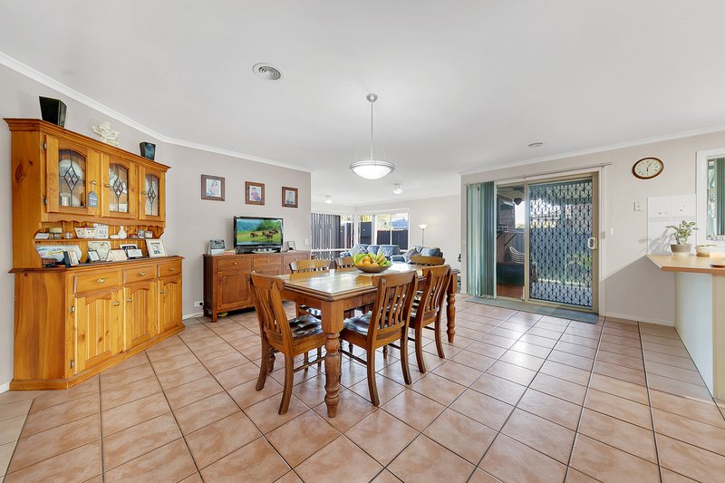 Photo - 32 Scenic Terrace, South Morang VIC 3752 - Image 7