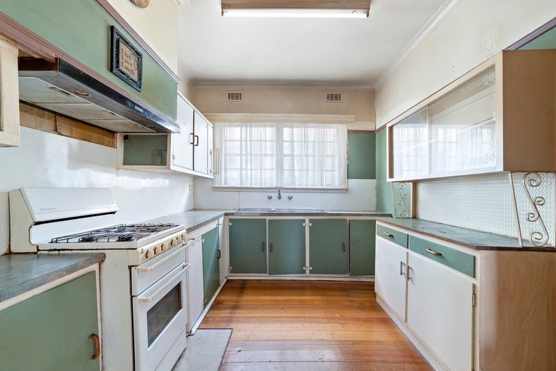 Photo - 32 Second Street, Clayton South VIC 3169 - Image 4