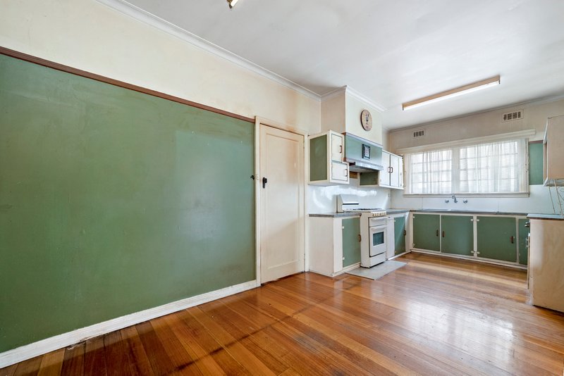 Photo - 32 Second Street, Clayton South VIC 3169 - Image 5
