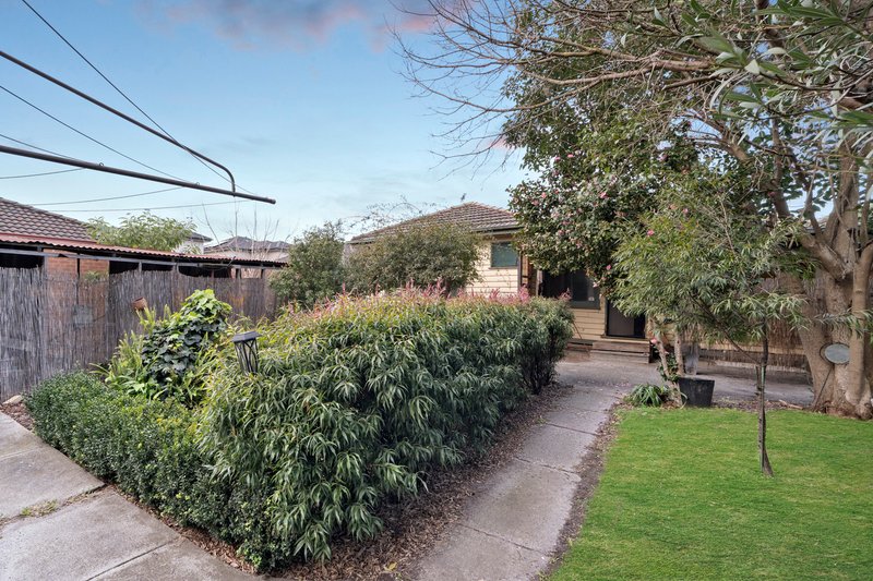 Photo - 32 Second Street, Clayton South VIC 3169 - Image 11
